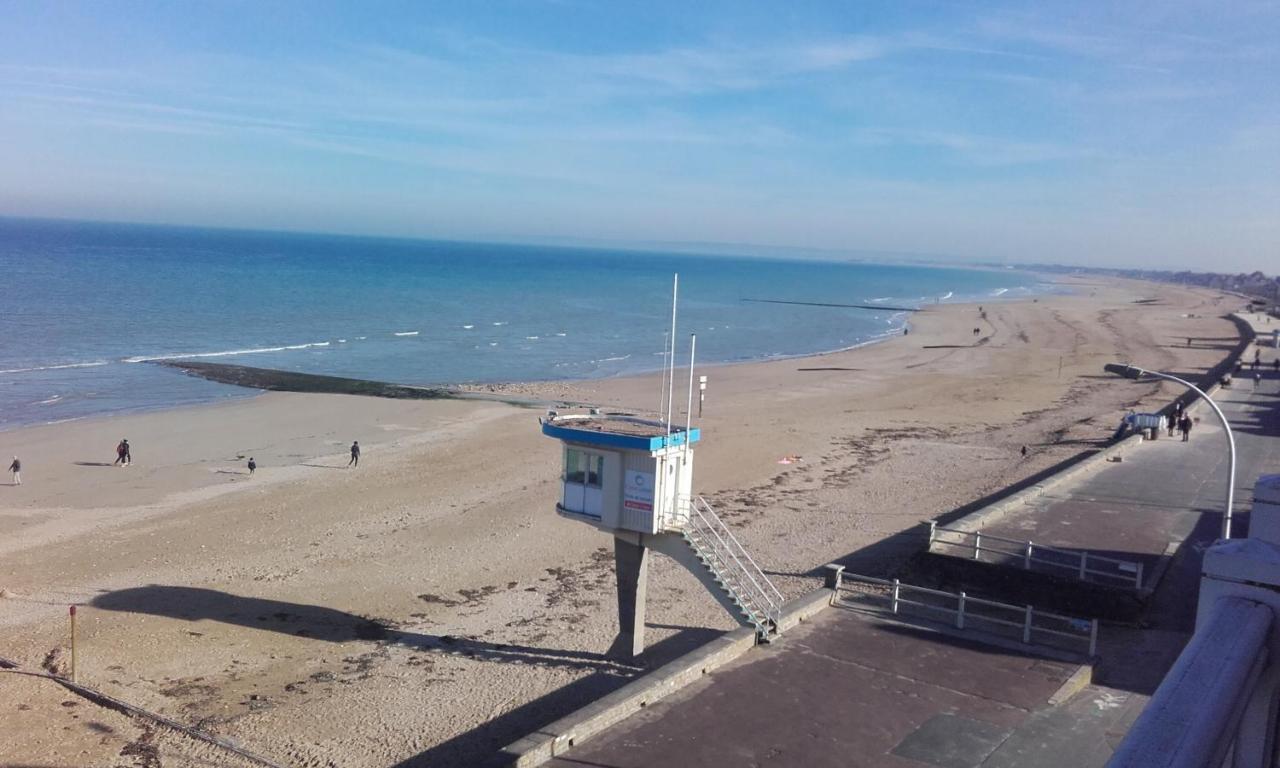 Neptune Lion sur Mer Bagian luar foto